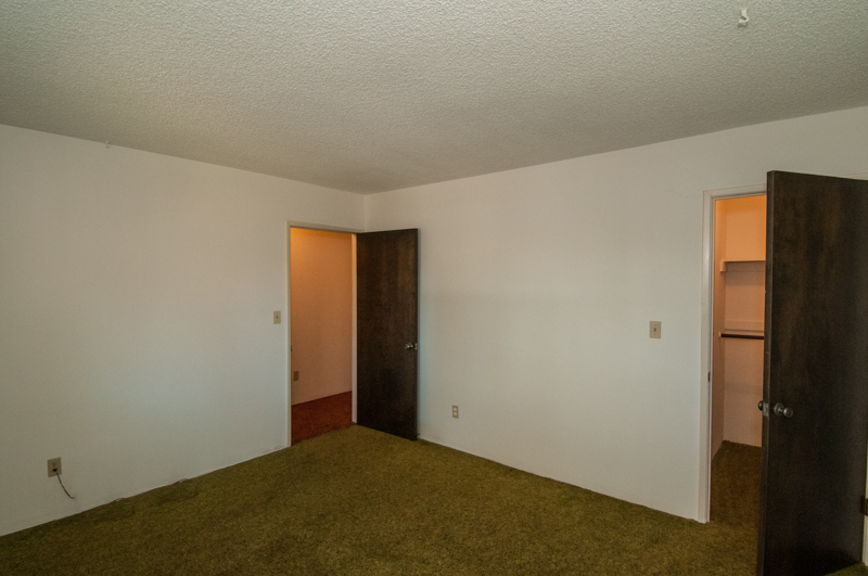 9083 Placer Road Redding, CA 96001 - Photo 18 of 23 2nd bedroom...another view