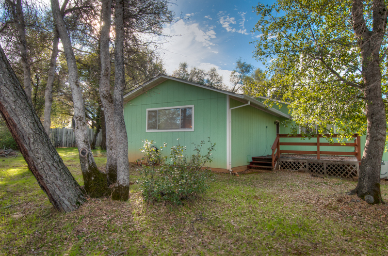 9083 Placer Road Redding, CA 96001 - Photo 20 of 23 Eastside of house...