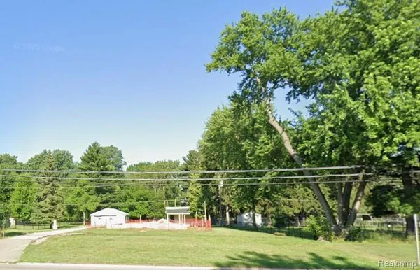 $130,000 | 16005 Merriman Road, Livonia, MI 48154