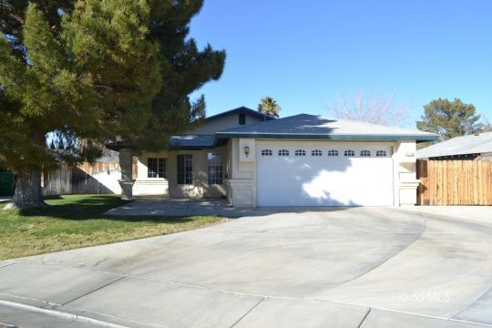 824 Janelle Court Ridgecrest, CA 93555 - Photo 1 of 28 Gallery Image 1