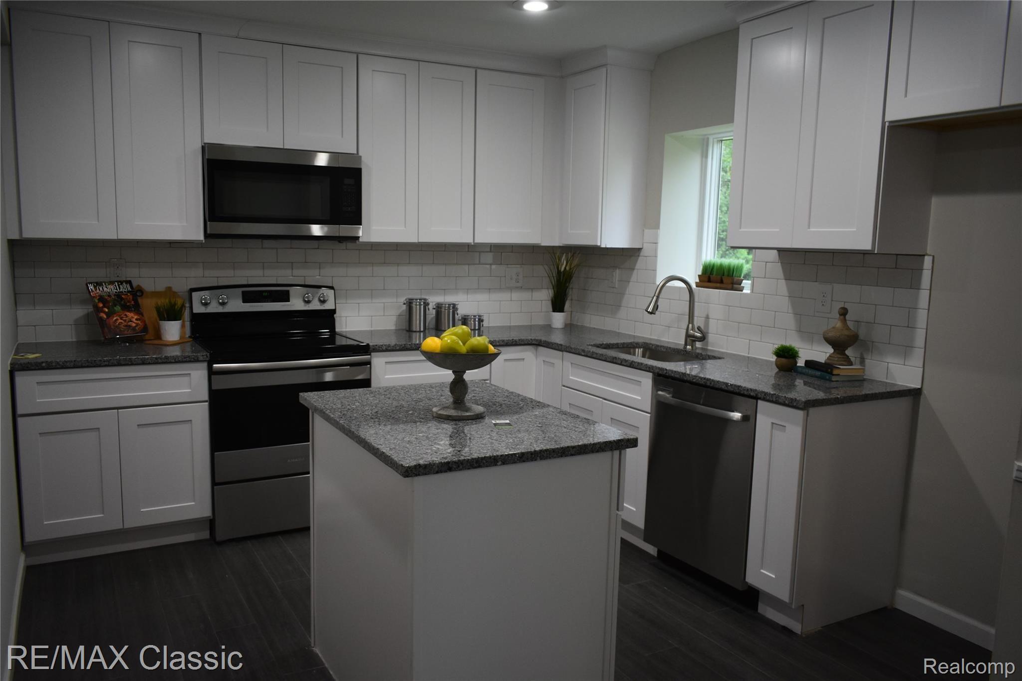 21842 Springhill Street Romulus, MI 48174 - Photo 18 of 31 DSC_0106.JPG