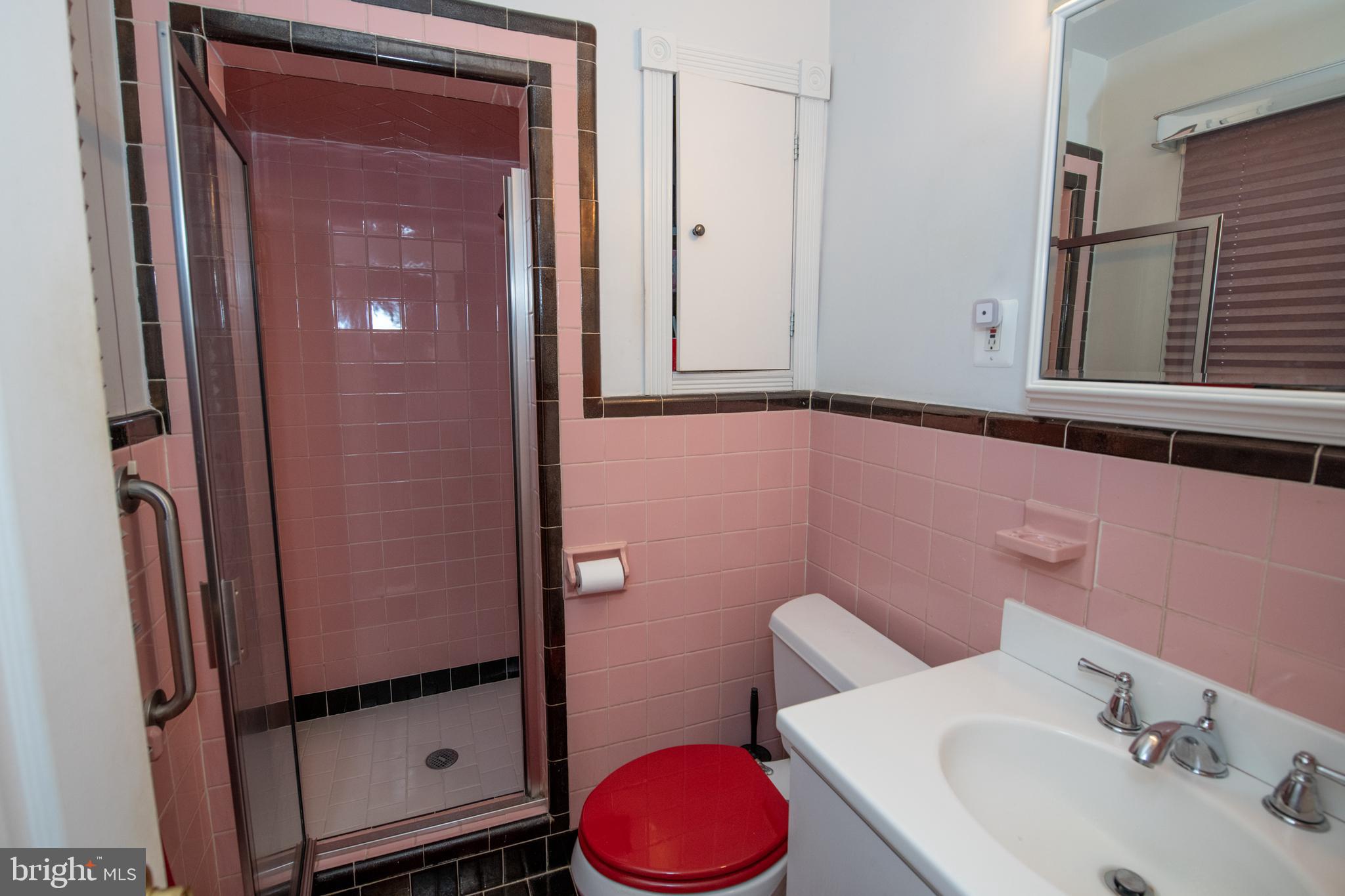 1180 Ballytore Road Huntingdon Valley, PA 19006 - Photo 14 of 32 En suite Bathroom