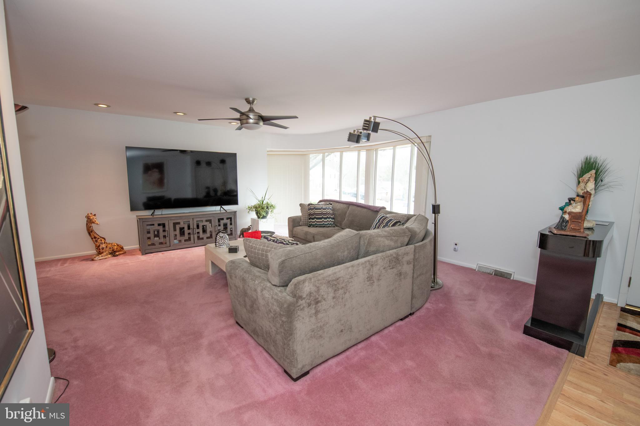 1180 Ballytore Road Huntingdon Valley, PA 19006 - Photo 10 of 32 Living Room
