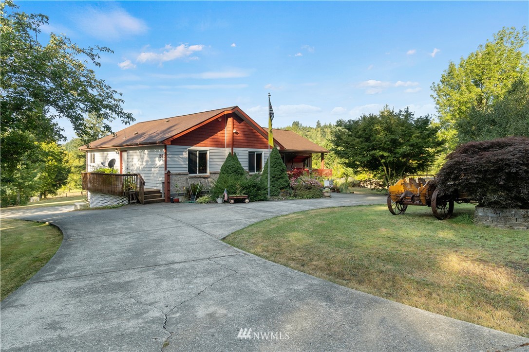 199 Jeffries Road Chehalis, WA 98532 - Photo 1 of 40 a front view of a house with a yard