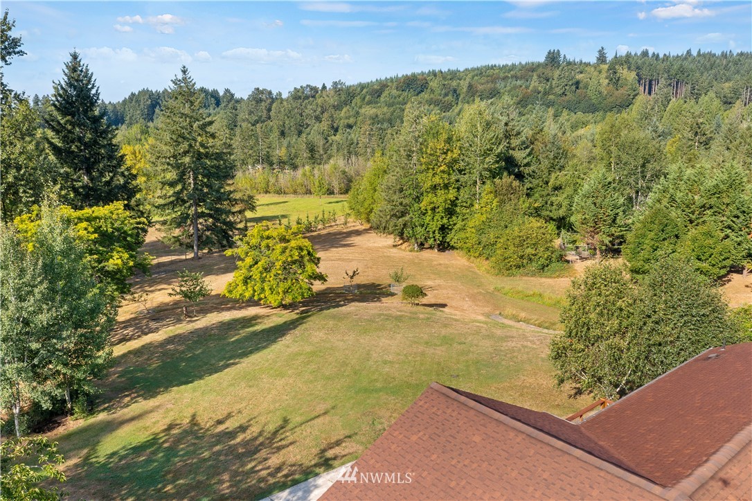 199 Jeffries Road Chehalis, WA 98532 - Photo 4 of 40 a view of a yard with an outdoor space