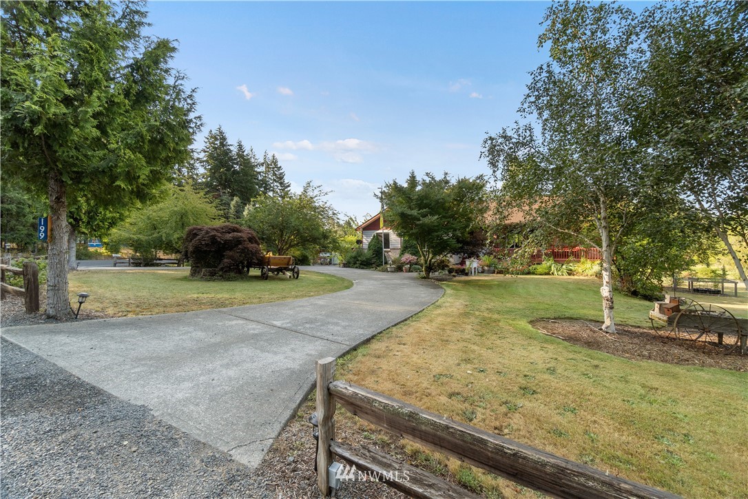 199 Jeffries Road Chehalis, WA 98532 - Photo 5 of 40 a view of a yard with swimming pool