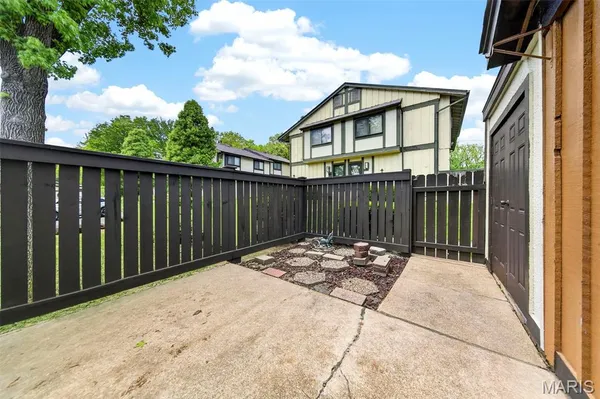 $88,777 | 11166 Whispering Oaks Drive, St. Louis, MO 63136