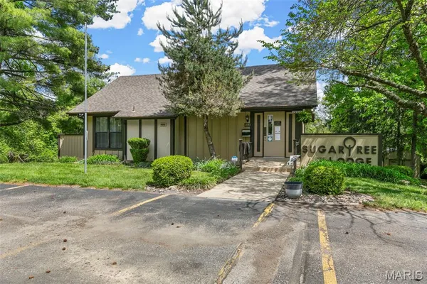 $88,777 | 11166 Whispering Oaks Drive, St. Louis, MO 63136