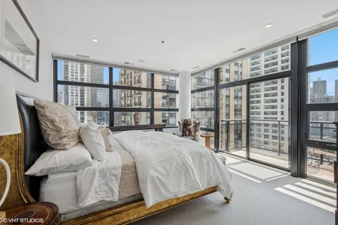 $1,599,000 | 101 West Superior Street, Unit 1204, Chicago, IL 60654