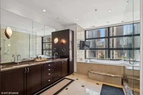 $1,599,000 | 101 West Superior Street, Unit 1204, Chicago, IL 60654
