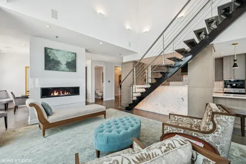 $1,599,000 | 101 West Superior Street, Unit 1204, Chicago, IL 60654