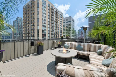 $1,599,000 | 101 West Superior Street, Unit 1204, Chicago, IL 60654