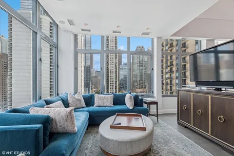 $1,599,000 | 101 West Superior Street, Unit 1204, Chicago, IL 60654