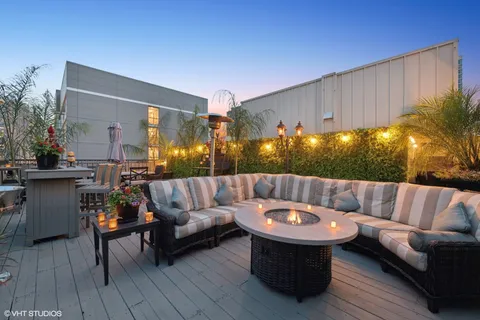 $1,599,000 | 101 West Superior Street, Unit 1204, Chicago, IL 60654