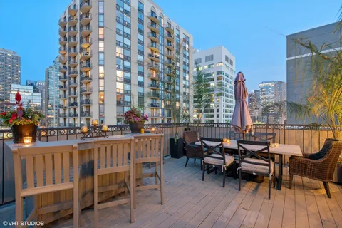 $1,599,000 | 101 West Superior Street, Unit 1204, Chicago, IL 60654