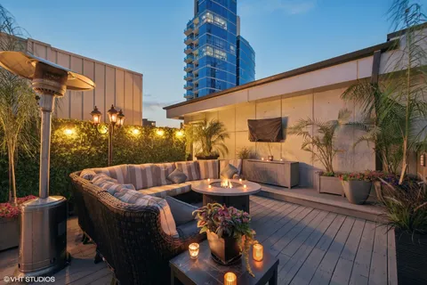 $1,599,000 | 101 West Superior Street, Unit 1204, Chicago, IL 60654