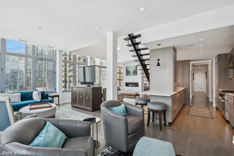 $1,599,000 | 101 West Superior Street, Unit 1204, Chicago, IL 60654
