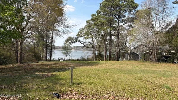 $295,000 | 32 Arrowhead Drive, Hubert, NC 28539