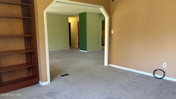 $295,000 | 32 Arrowhead Drive, Hubert, NC 28539