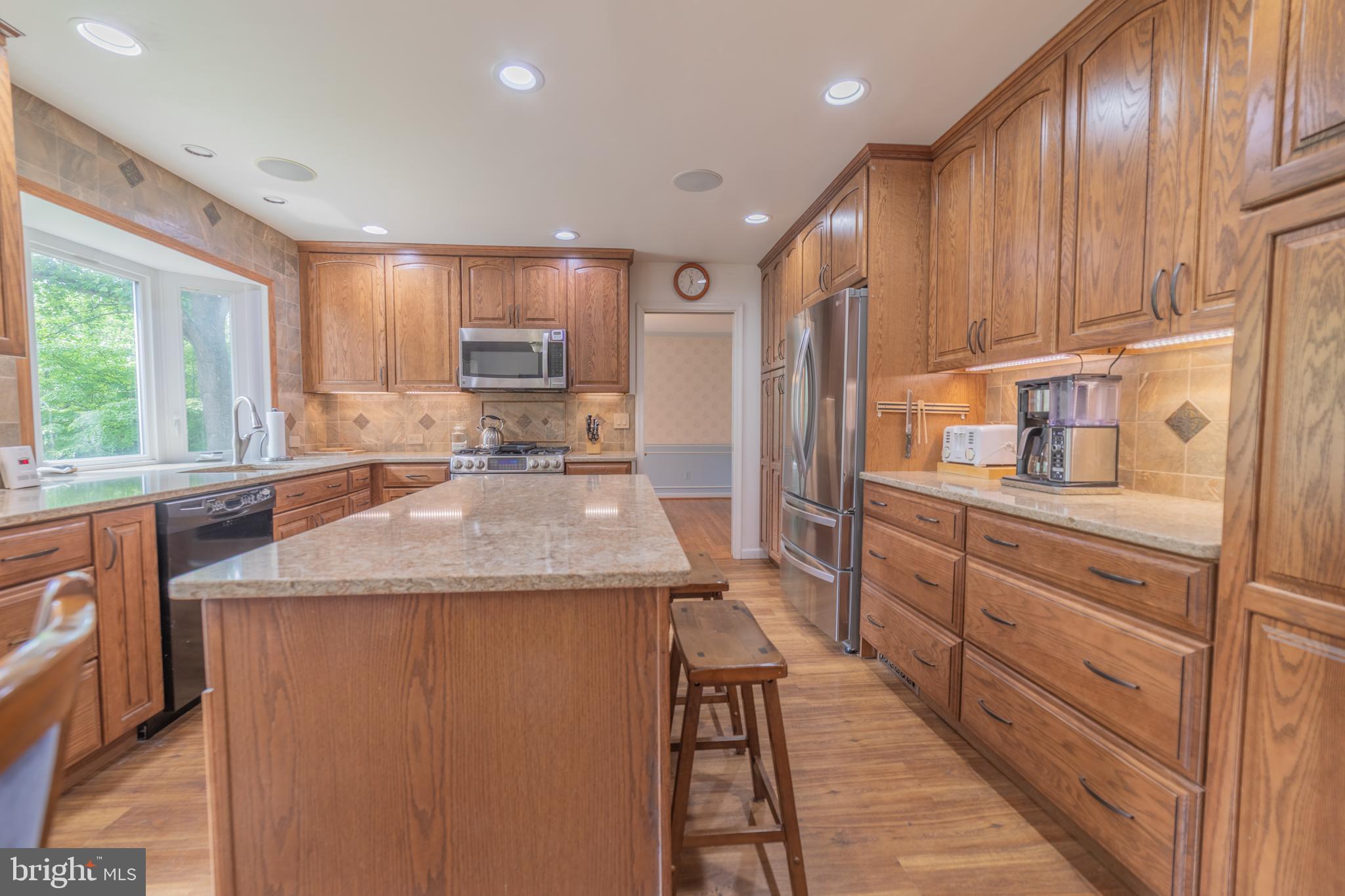 12600 Deoudes Road Boyds, MD 20841 - Photo 16 of 53 Quartz countertops