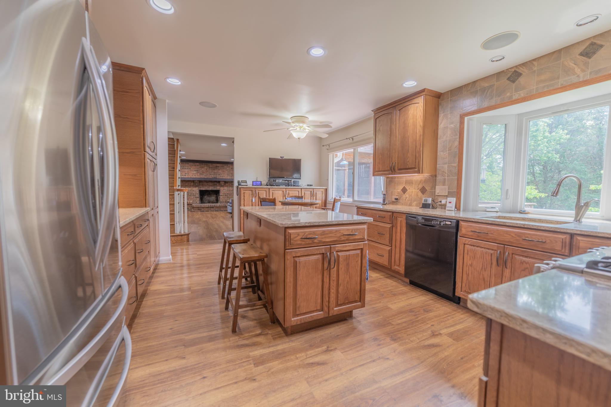 12600 Deoudes Road Boyds, MD 20841 - Photo 19 of 53 Built in speakers in Kitchen
