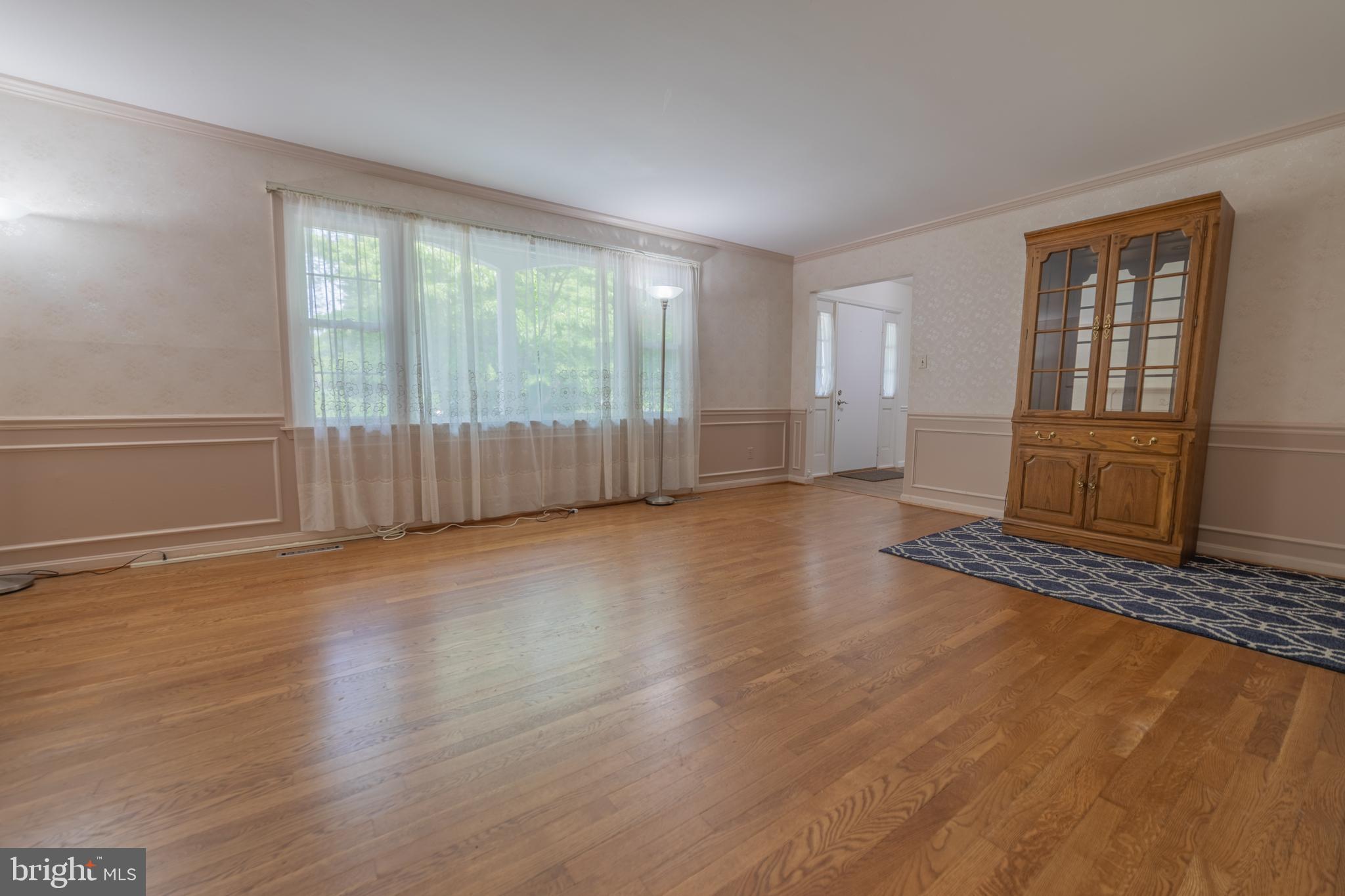 12600 Deoudes Road Boyds, MD 20841 - Photo 4 of 53 Living Room off entrance