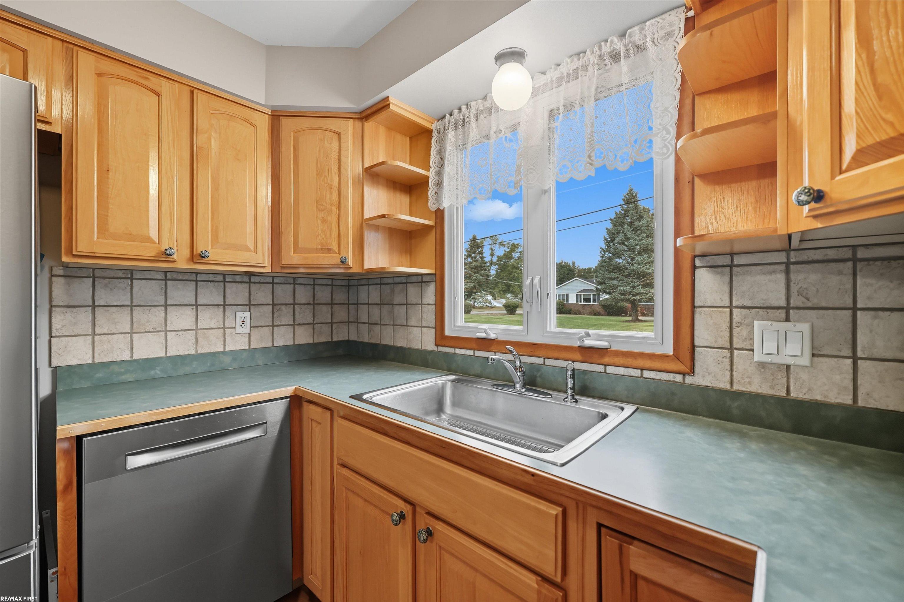 47760 Shelby Road Utica, MI 48317 - Photo 18 of 39 50189081-bb8b24ae-5d39-4c9a-89fc-ca077750d668.JPG