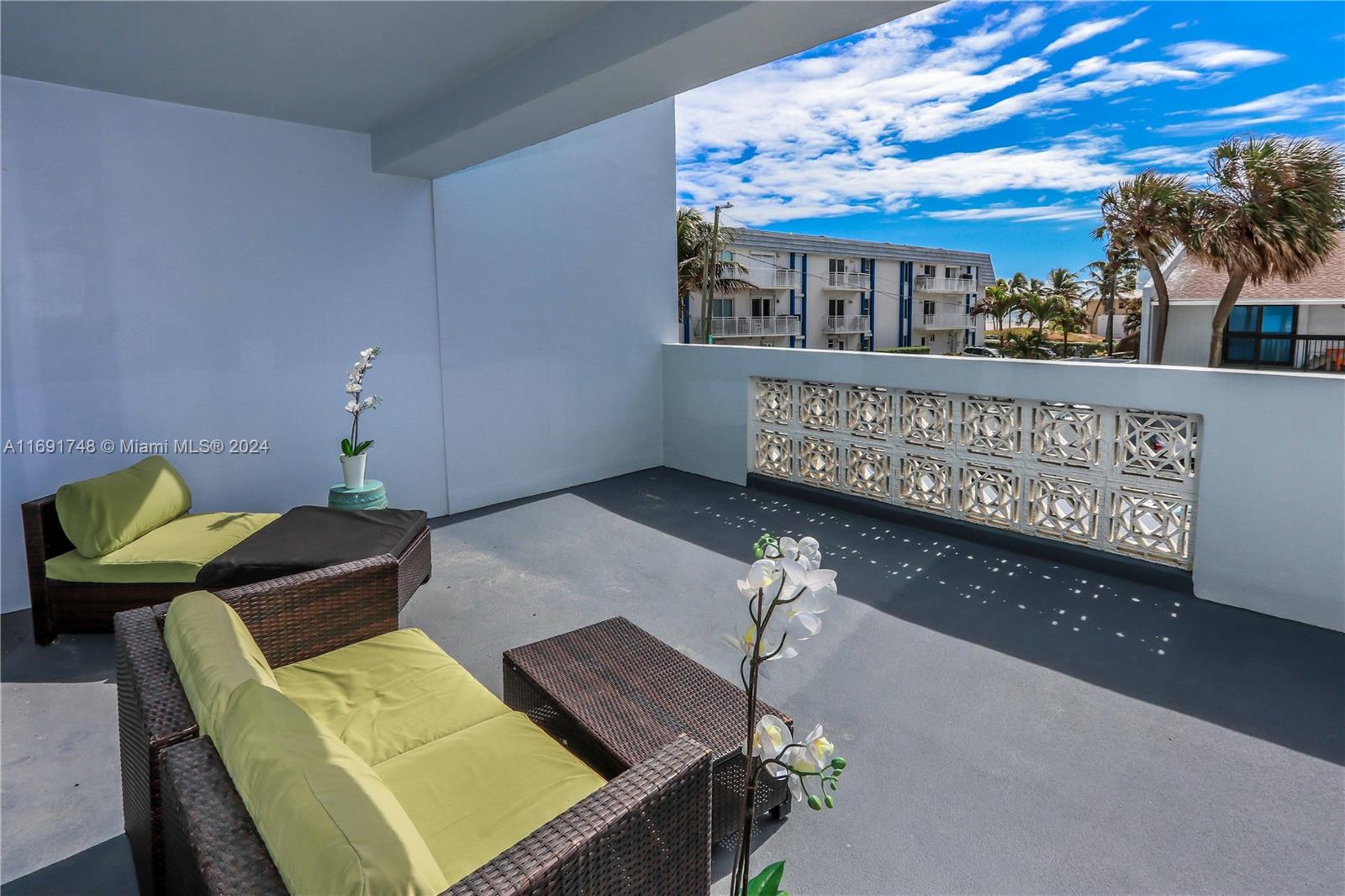 320 South Surf Road, Unit 202 Hollywood, FL 33019 - Photo 18 of 55 Gallery Image 18