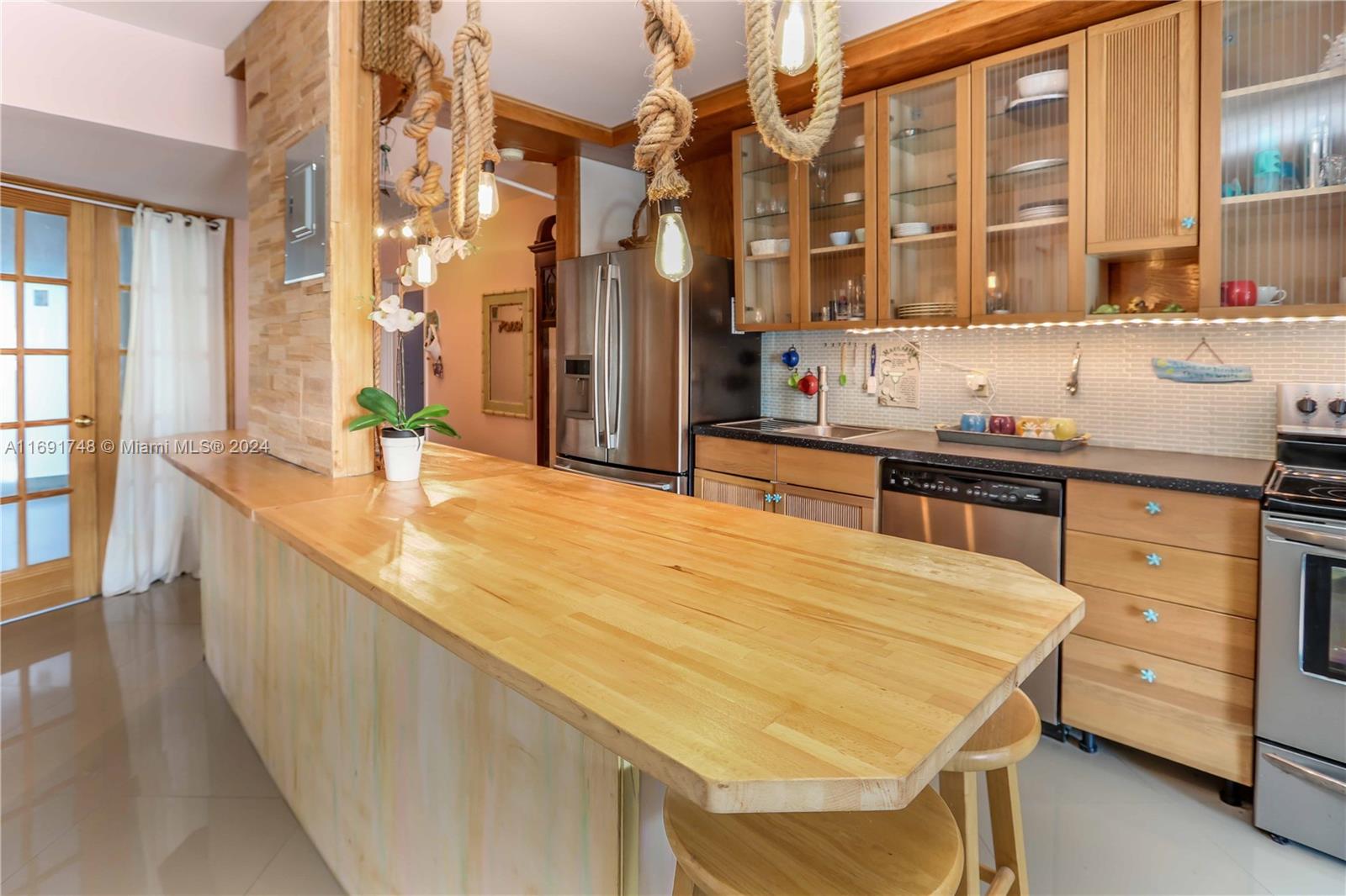 320 South Surf Road, Unit 202 Hollywood, FL 33019 - Photo 8 of 55 Gallery Image 8