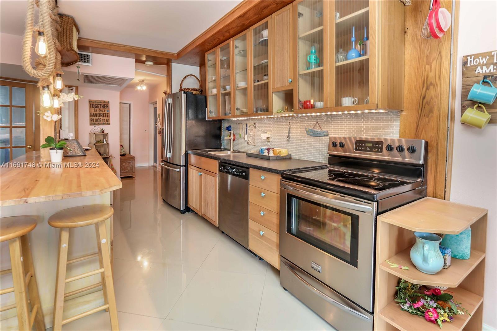 320 South Surf Road, Unit 202 Hollywood, FL 33019 - Photo 9 of 55 Gallery Image 9