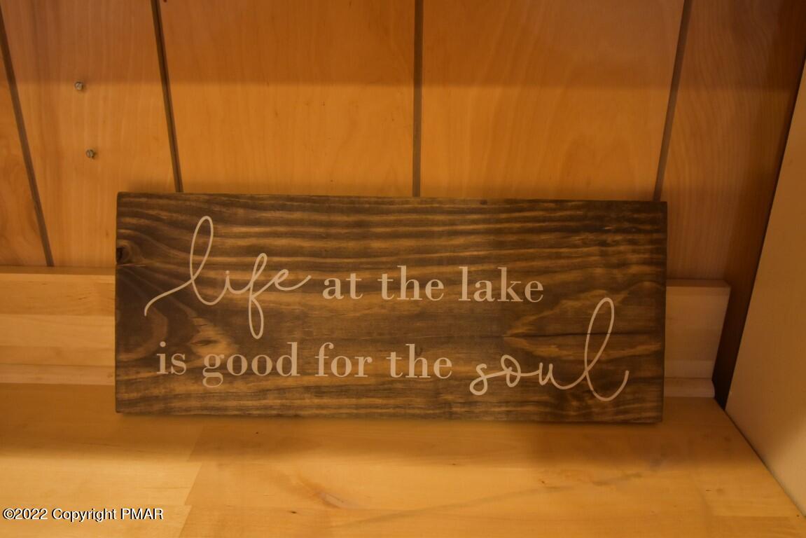 2317 Locust Ridge Road Pocono Lake, PA 18347 - Photo 30 of 40 2317 Locust Ridge Rd (31)