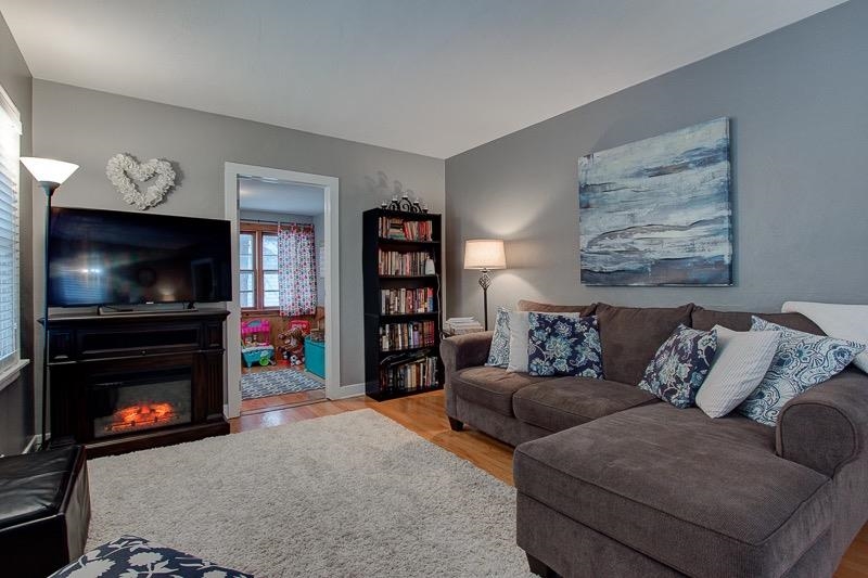 8820 Kleinman Road Highland, IN 46322 - Photo 4 of 25 800x533