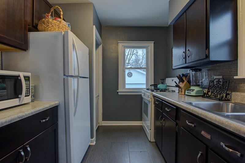 8820 Kleinman Road Highland, IN 46322 - Photo 8 of 25 800x533