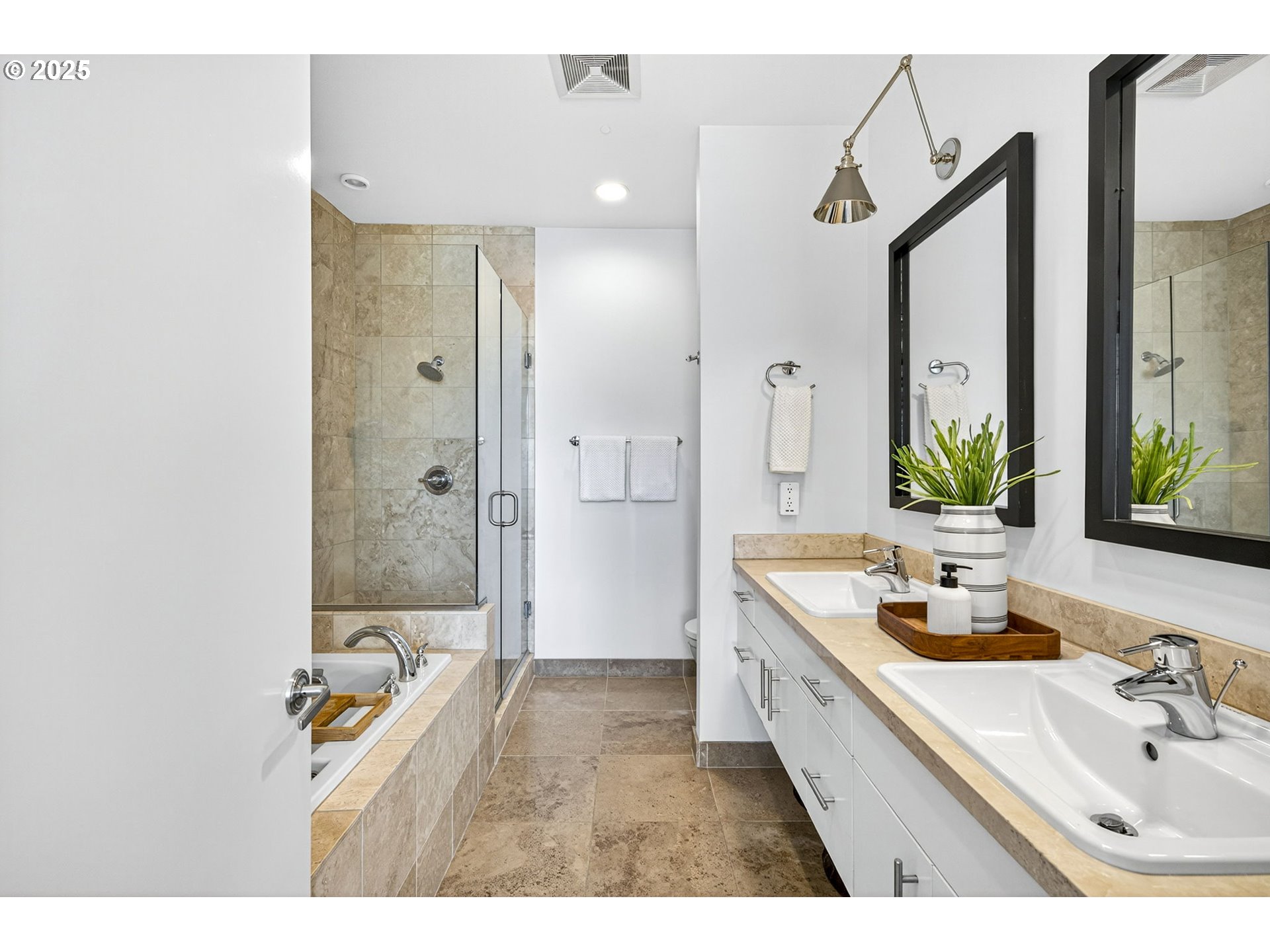 1682 Northwest Riverscape Street Portland, OR 97209 - Photo 20 of 43 Attached Bathroom #1