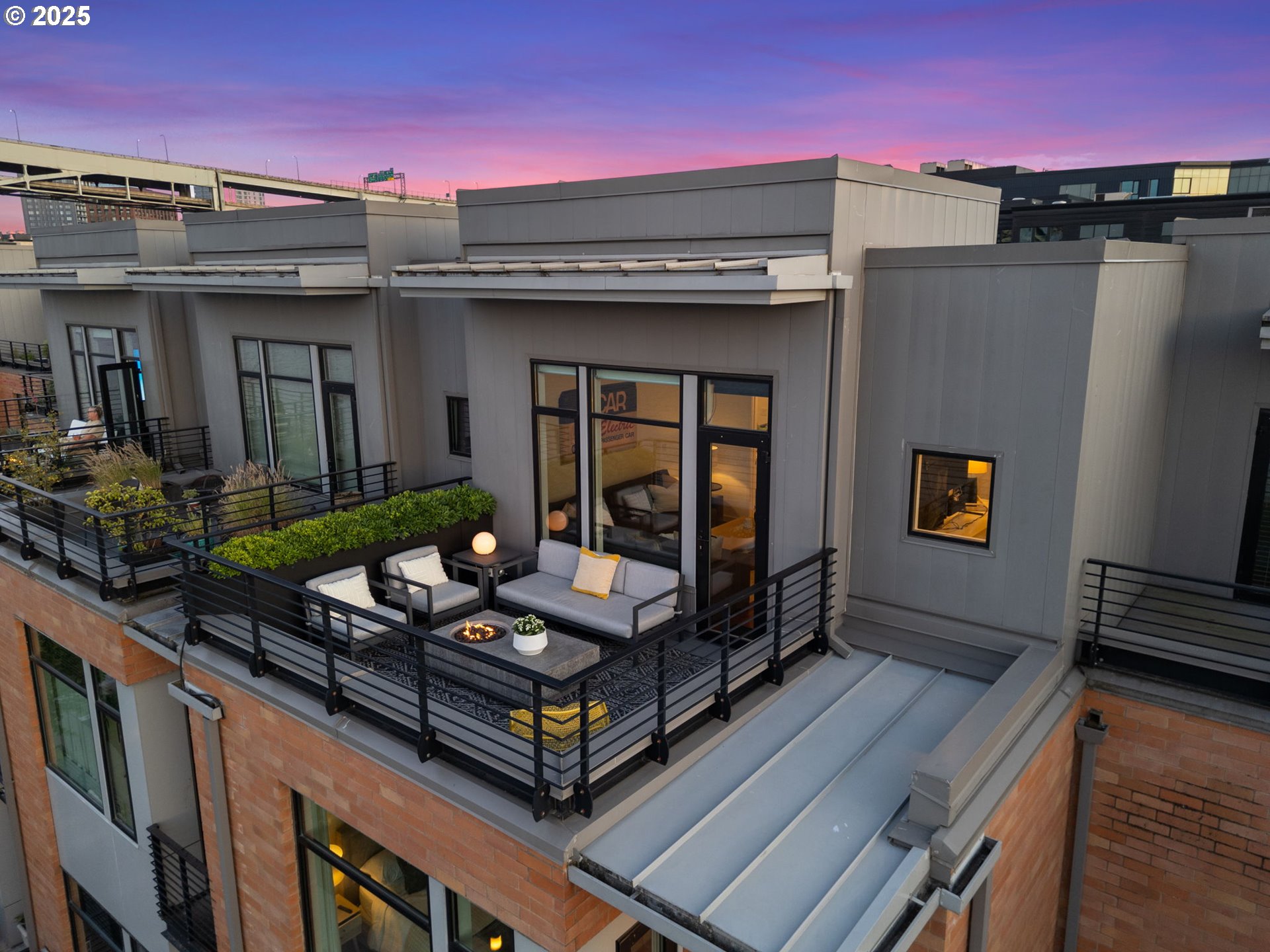 1682 Northwest Riverscape Street Portland, OR 97209 - Photo 29 of 43 Patio