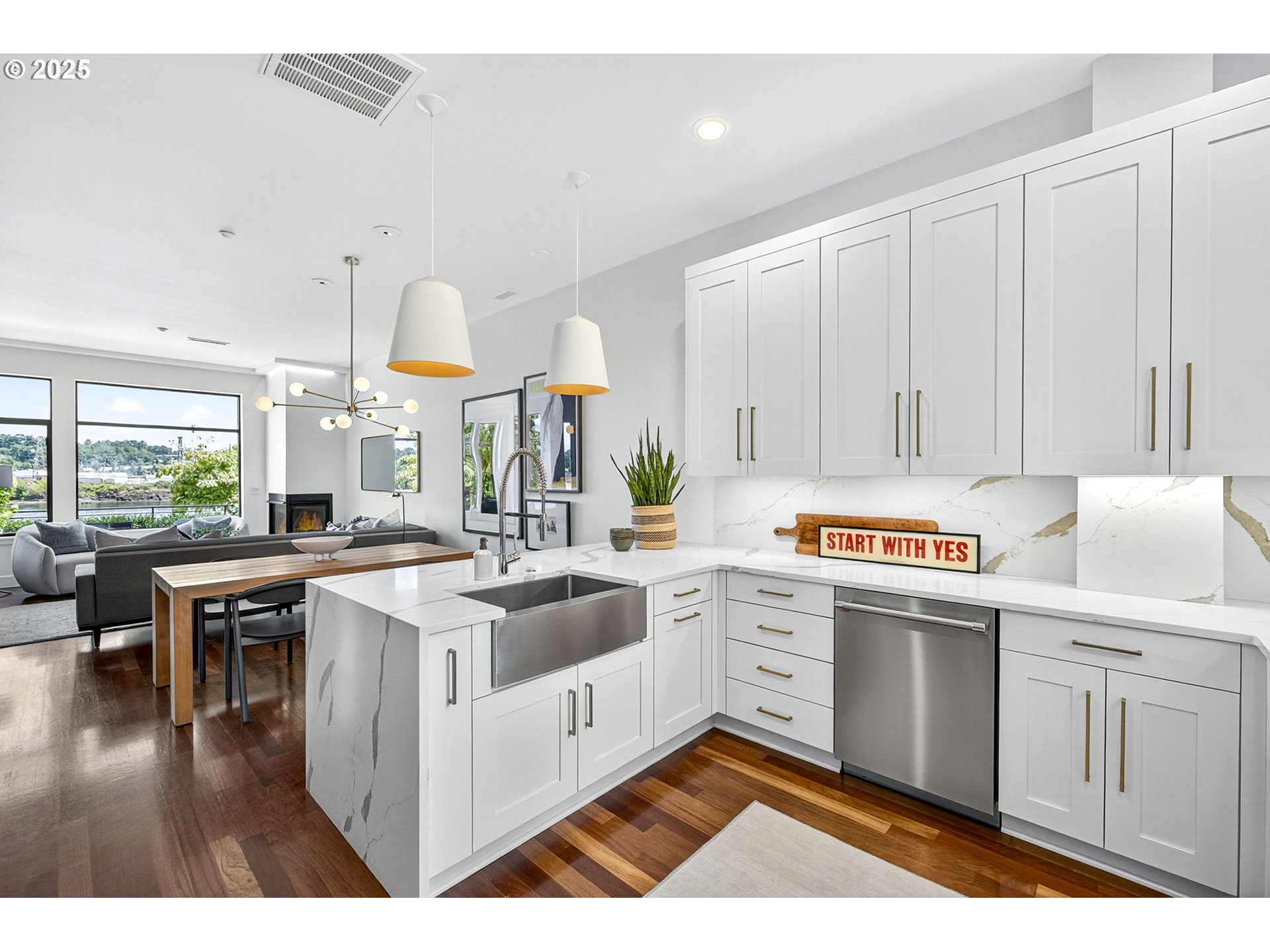1682 Northwest Riverscape Street Portland, OR 97209 - Photo 3 of 43 Kitchen