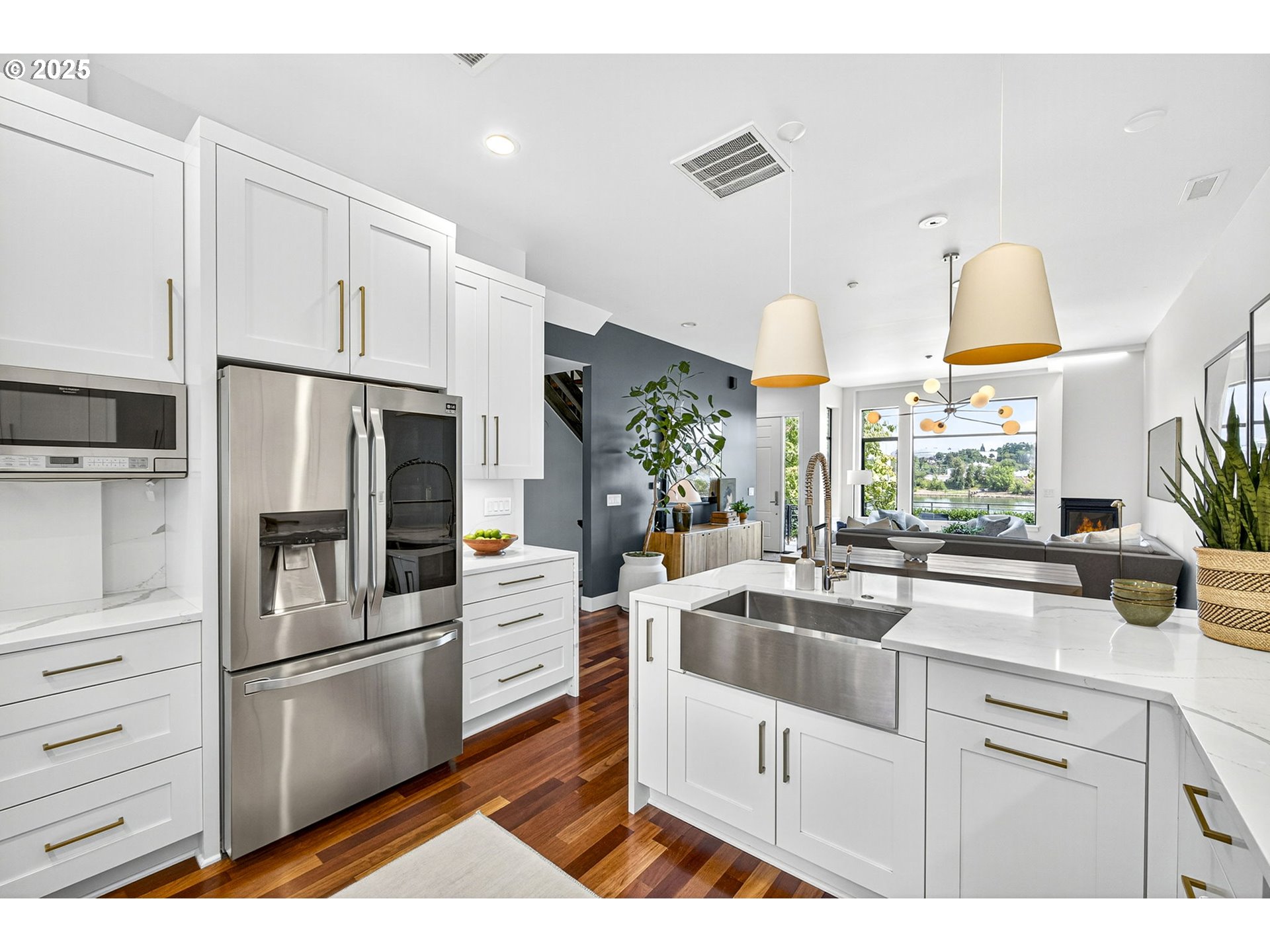 1682 Northwest Riverscape Street Portland, OR 97209 - Photo 4 of 43 Kitchen