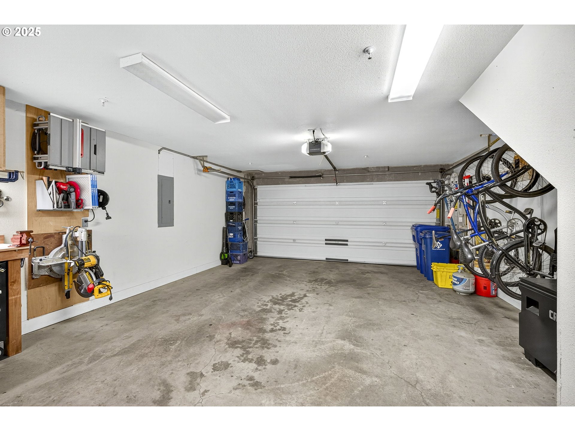 1682 Northwest Riverscape Street Portland, OR 97209 - Photo 41 of 43 Garage