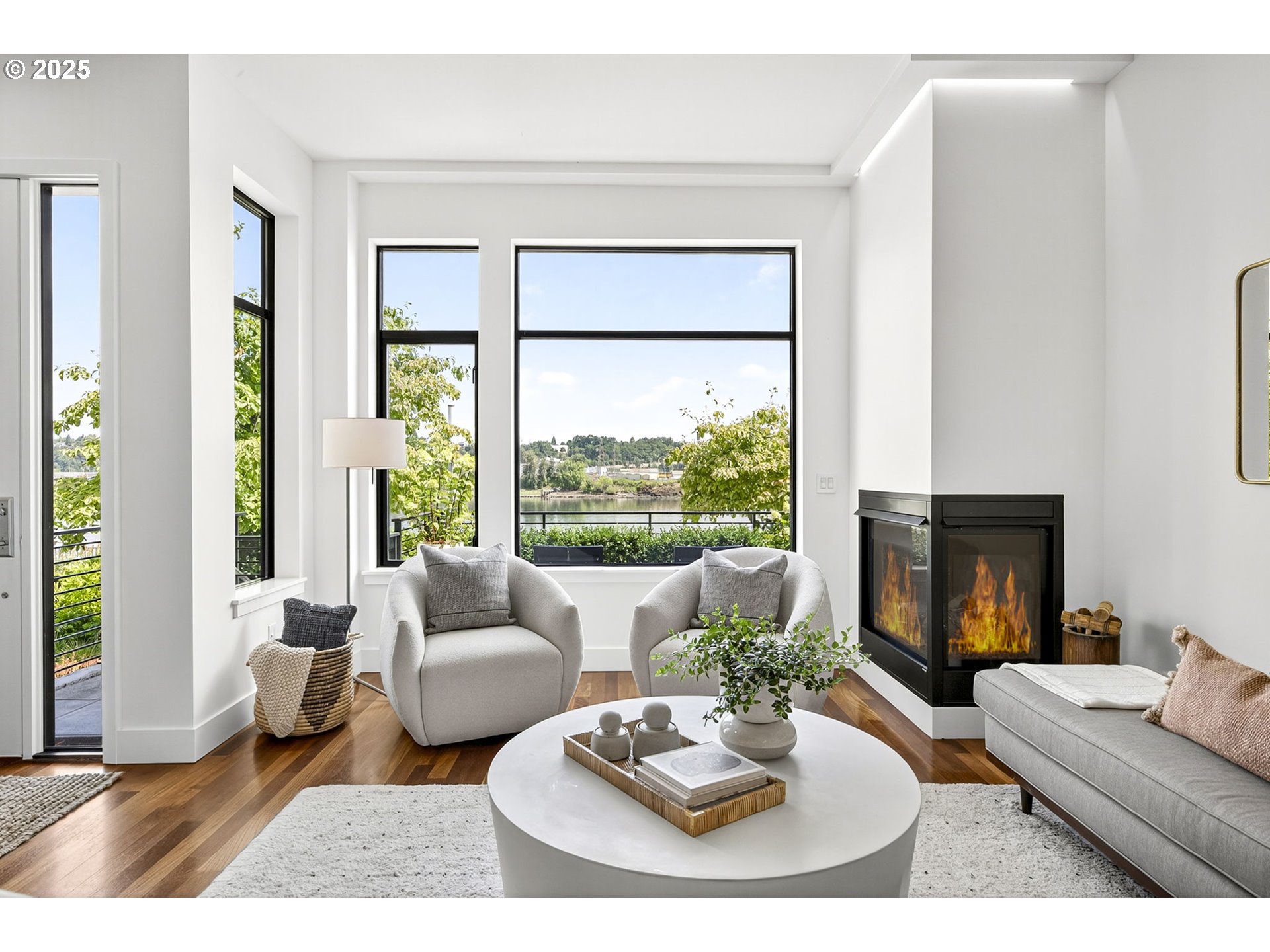 1682 Northwest Riverscape Street Portland, OR 97209 - Photo 10 of 43 Living Room