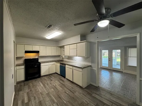 $1,450 | 3008 Winfield Drive, Corsicana, TX 75110