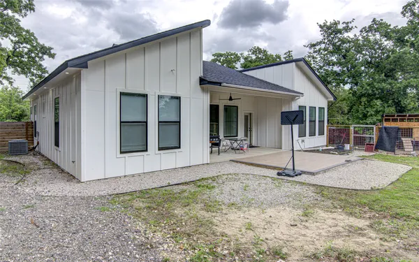 $435,000 | 165 La Selva Drive, Elgin, TX 78621