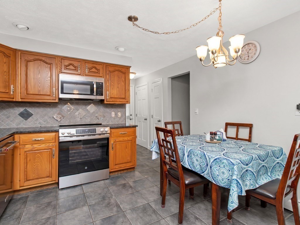 127 Westgate Road Waltham, MA 02453 - Photo 5 of 34