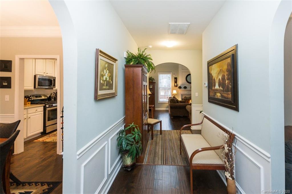 3208 Arklow Road Charlotte, NC 28269 - Photo 4 of 32 Gallery Image 4