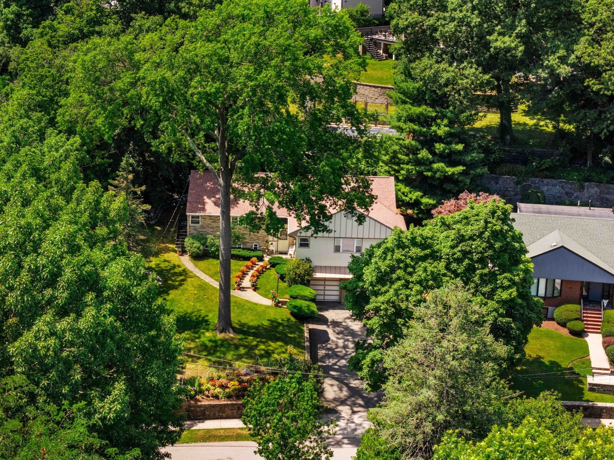 205 Gardner Road Brookline, MA 02445 - Photo 17 of 41 Gallery Image 17