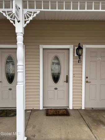 $325,000 | 406 Kelly Circle, Guilderland, NY 12009