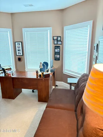 $325,000 | 406 Kelly Circle, Guilderland, NY 12009