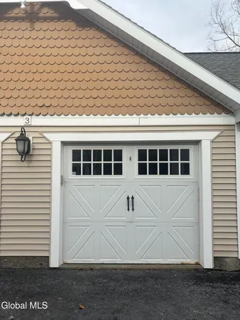 $325,000 | 406 Kelly Circle, Guilderland, NY 12009