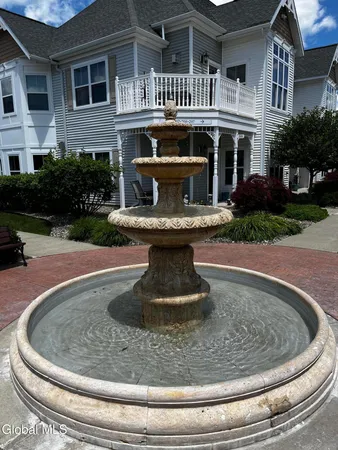 $325,000 | 406 Kelly Circle, Guilderland, NY 12009