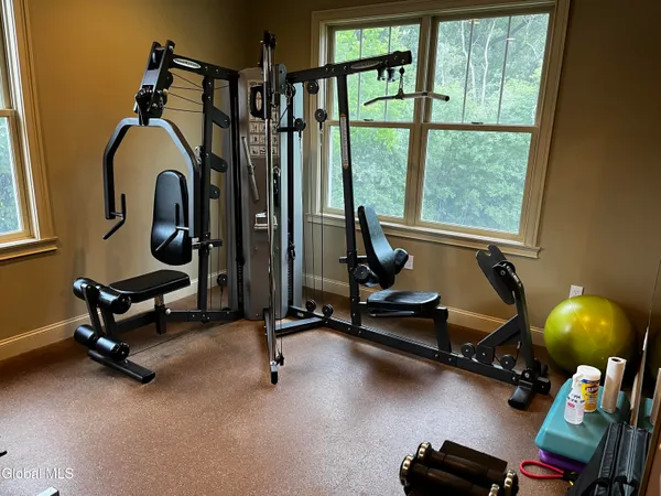 $325,000 | 406 Kelly Circle, Guilderland, NY 12009