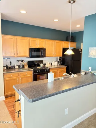 $325,000 | 406 Kelly Circle, Guilderland, NY 12009